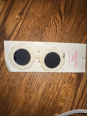 Little Lass White Flower Baby Sunglasses